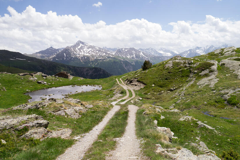 Approaching the second hut, the Refuge du Lac Blanc