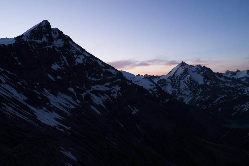 Sunrise walking up to the West Ridge