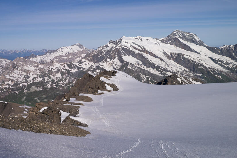 Path in the snow on the descent