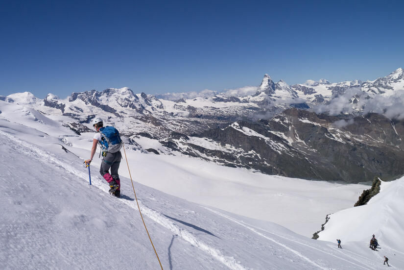 Walking up from the Feejoch