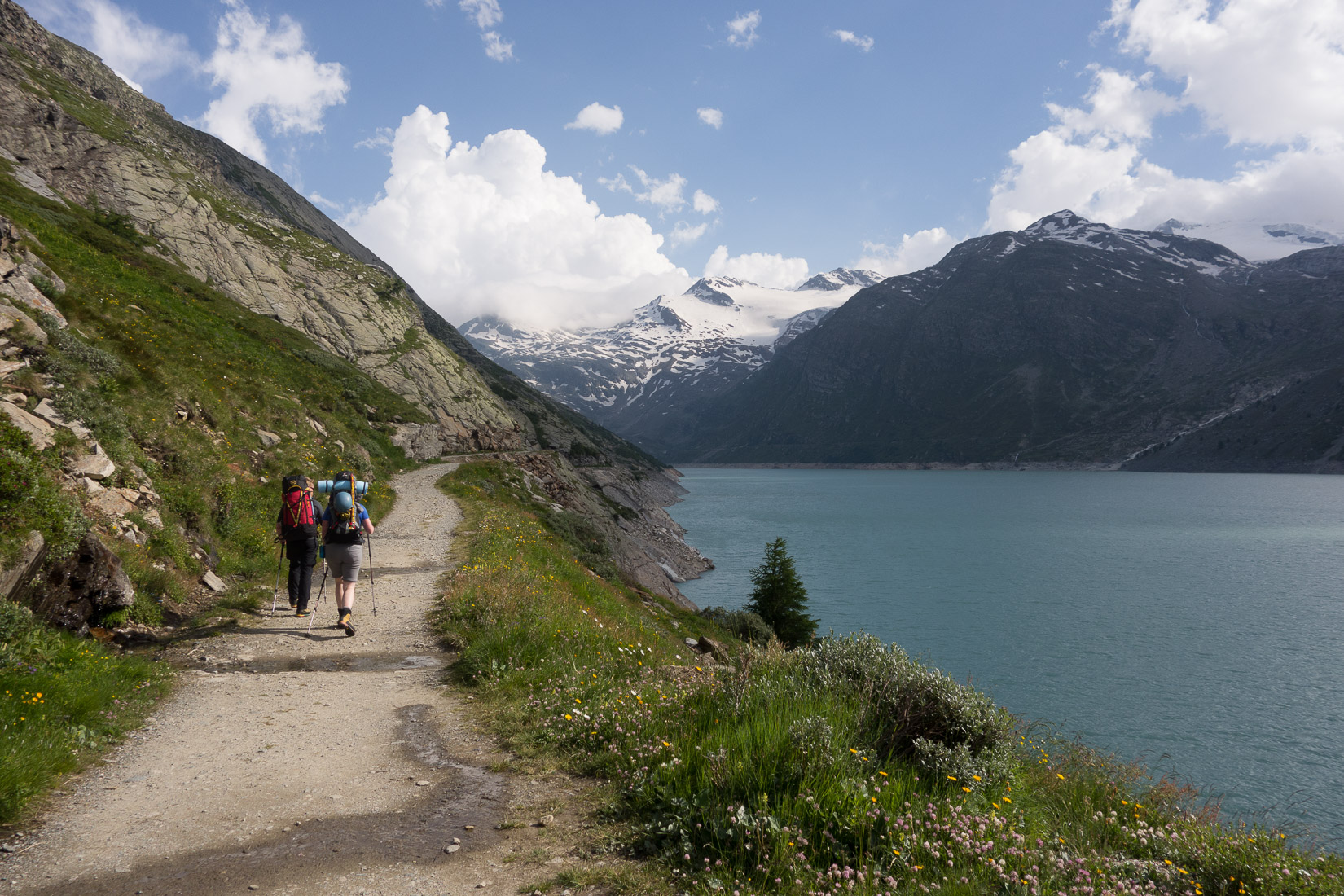 Walking past the Strausee Mattmark