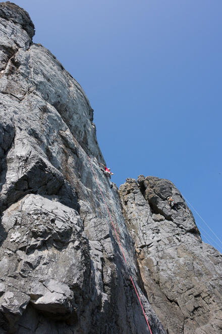 Nick making quick work of the traverse on Pleasure Dome