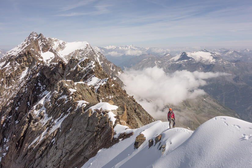 The final snow crest