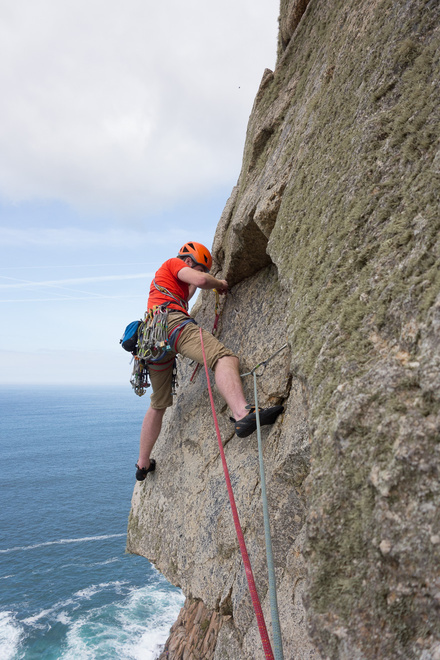 On the exposed traverse on P2