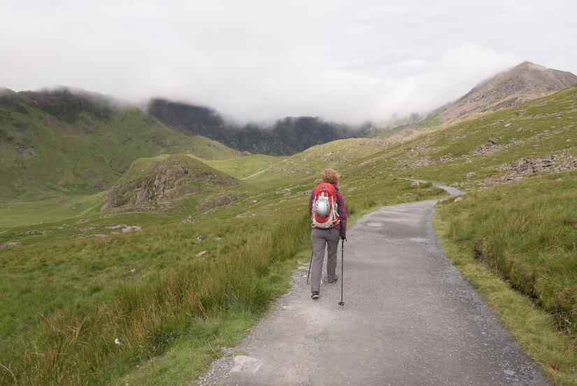 Walking into a misty Lliwdd