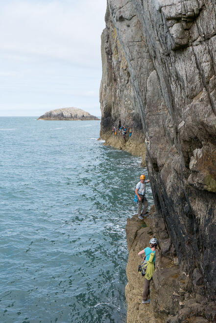 A busy main cliff