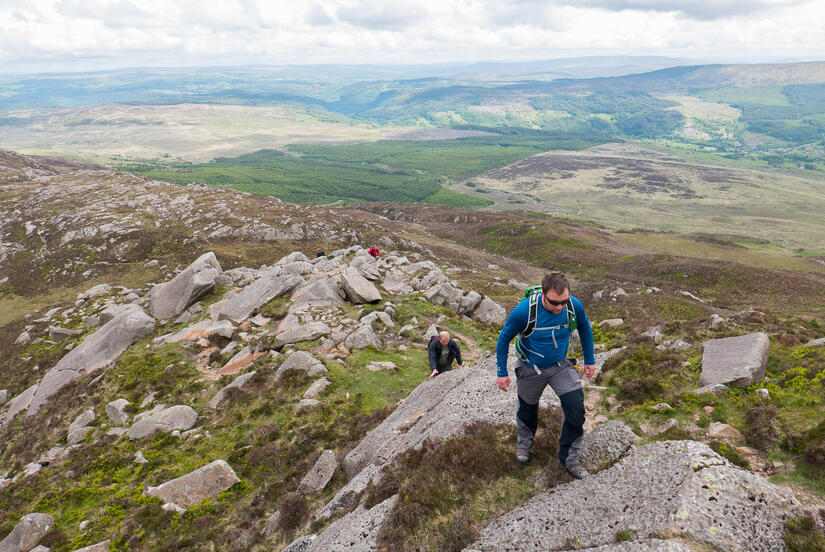 Enjoying the easy scrambling on Moel Siabod