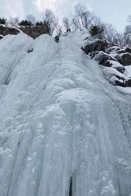 Another team on Vemorkbrufoss Vest