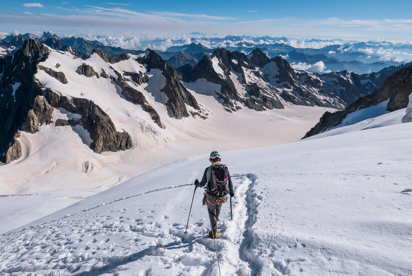 Descending the NE face of the Barre des Ecrins