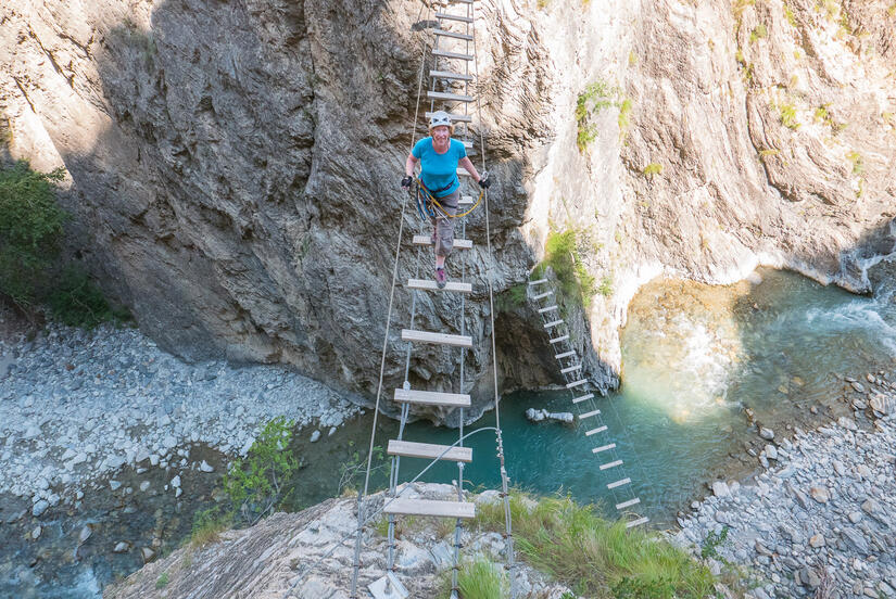 Airy bridges